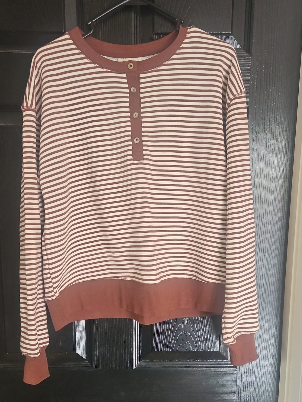 Universal Thread Brown and Cream Striped Henley Sweatshirt Sz L